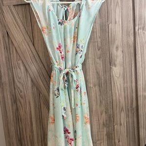 Lauren Conrad - comfy & beautiful